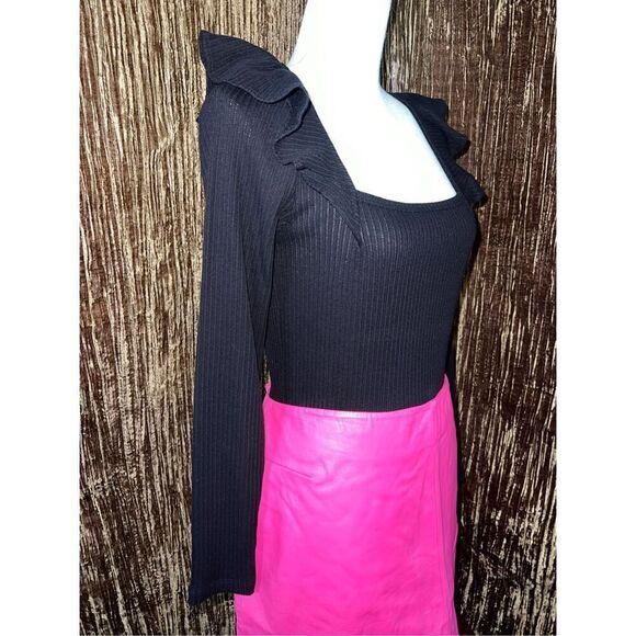 Women’s Black Ribbed Longsleeve Top Flutter Shoulders MEDIUM - Picture 2 of 8